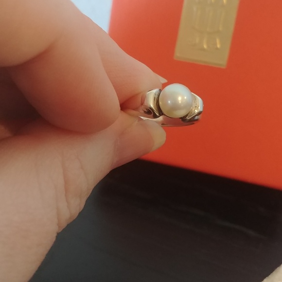 *For Sale* Scroll Ring with Cultured Pearl - Picture 2 of 5